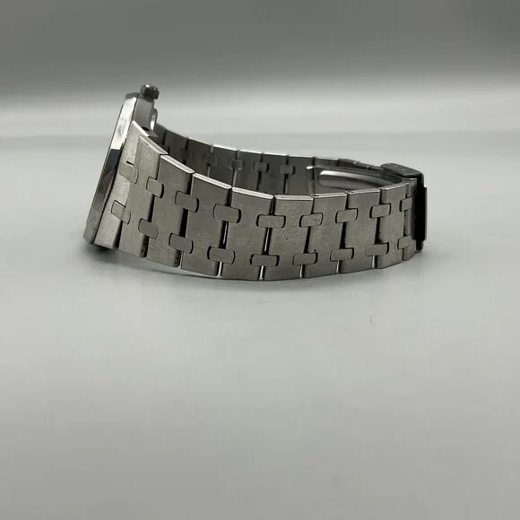 Vintage Bulova Royal Oak Men Watch 35mm Gray Waffle 1981 Date New Battery 7.75